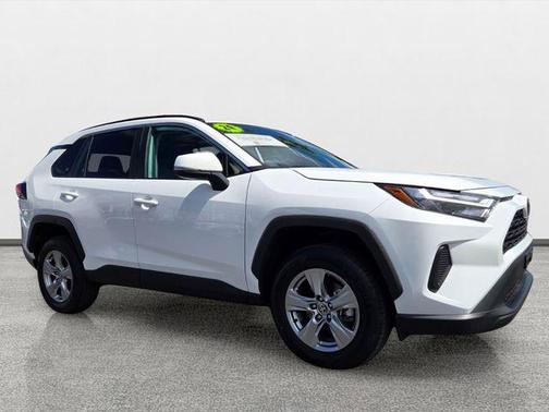 Ice Cap 2024 Toyota RAV4 XLE