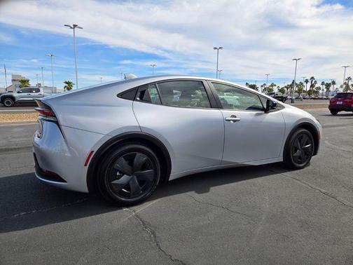 2025 Toyota Prius LE