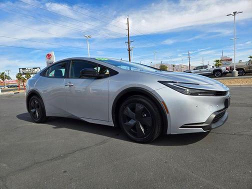 2025 Toyota Prius LE