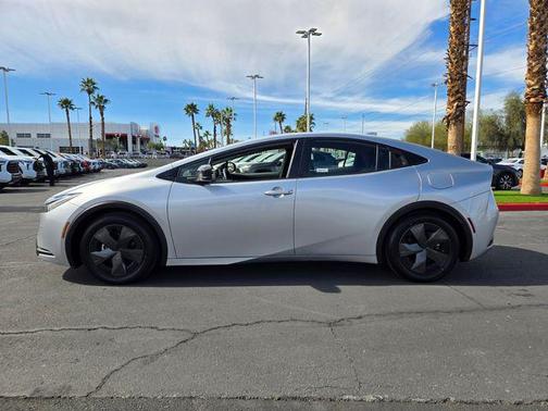 2025 Toyota Prius LE