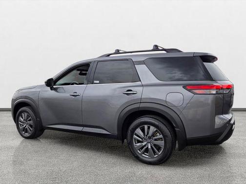 2023 Nissan Pathfinder SV FWD