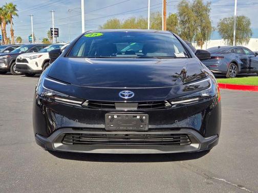 2025 Toyota Prius LE