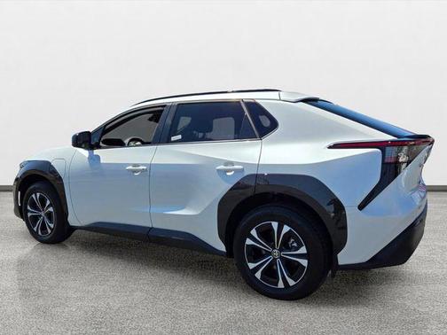 Wind Chill Pearl 2024 Toyota bZ4X XLE