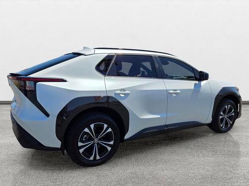 Wind Chill Pearl 2024 Toyota bZ4X XLE