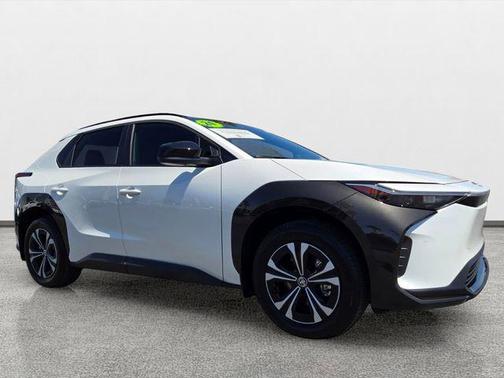 Wind Chill Pearl 2024 Toyota bZ4X XLE