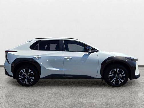 Wind Chill Pearl 2024 Toyota bZ4X XLE