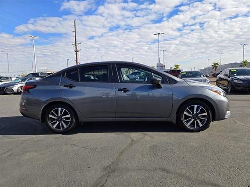 2024 Nissan Versa 1.6 S