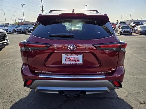 2024 Toyota Highlander Platinum