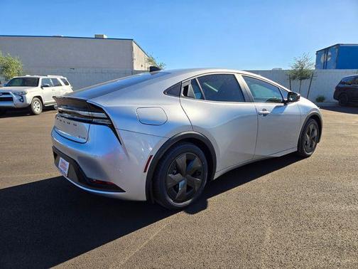 2026 Toyota Prius Plug-In Hybrid SE