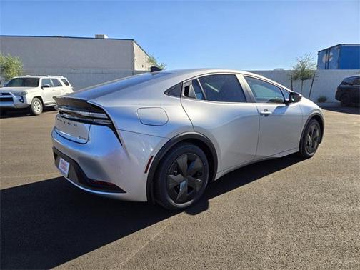 2026 Toyota Prius Plug-In Hybrid SE