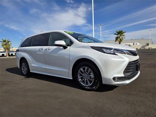 2025 Toyota Sienna XLE