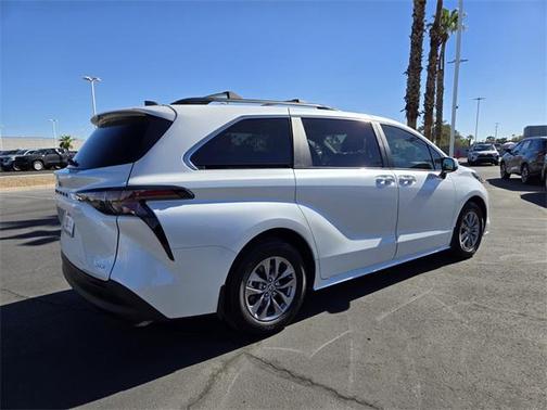2025 Toyota Sienna XLE