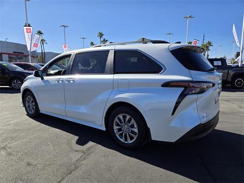 2025 Toyota Sienna XLE