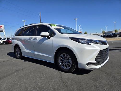 2025 Toyota Sienna XLE