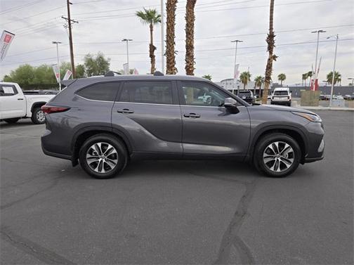 2025 Toyota Highlander XLE