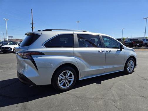 2024 Toyota Sienna XLE