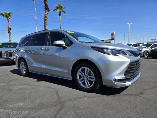 2024 Toyota Sienna XLE