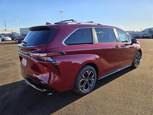 2025 Toyota Sienna Platinum 7 Passenger