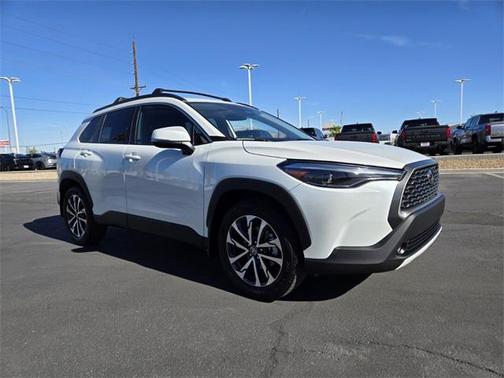 2024 Toyota Corolla Cross XLE