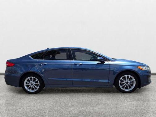 Blue 2019 Ford Fusion SE