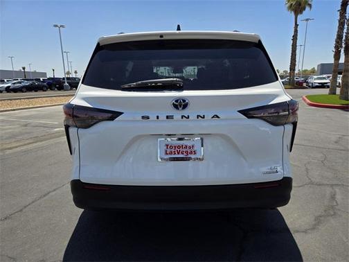2024 Toyota Sienna LE