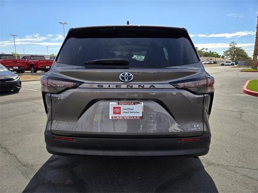 2023 Toyota Sienna LE