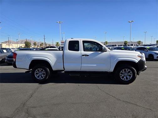 2017 Toyota Tacoma SR