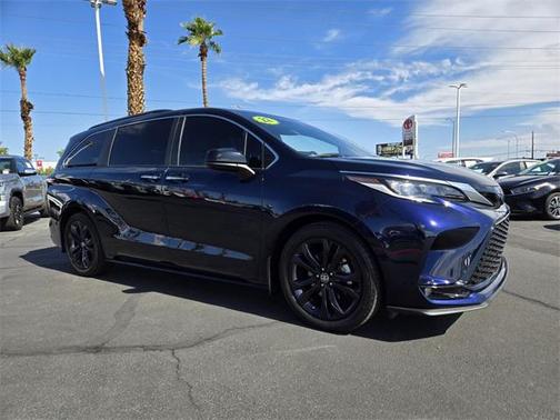 2022 Toyota Sienna XSE 7 Passenger