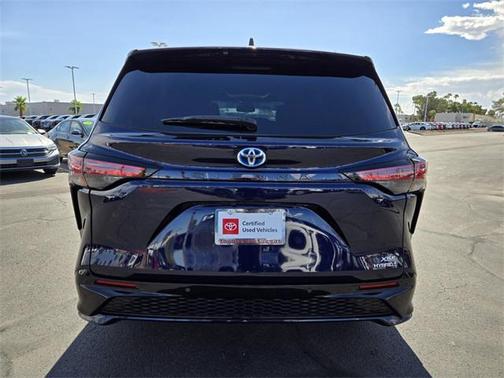 2022 Toyota Sienna XSE 7 Passenger