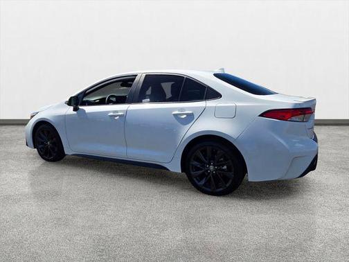 Ice 2023 Toyota Corolla SE