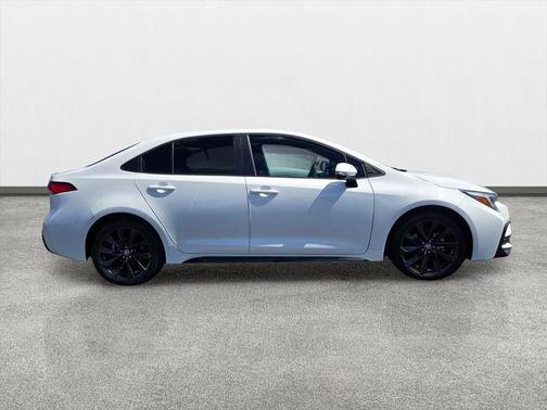 Ice 2023 Toyota Corolla SE