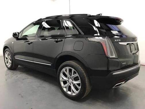 Photo 4 of 34 of 2020 Cadillac XT5 Sport