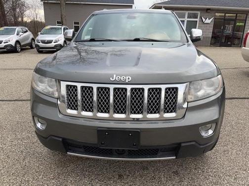 Photo 3 of 19 of 2012 Jeep Grand Cherokee Overland