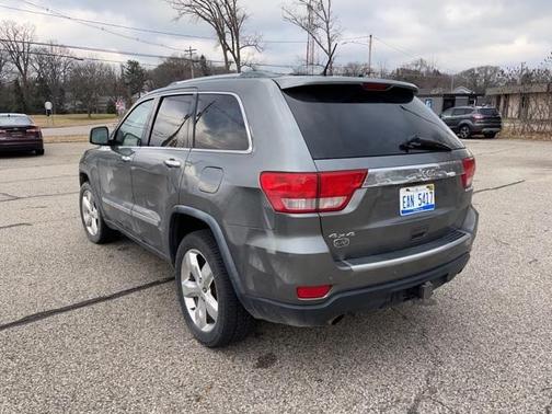 Photo 5 of 19 of 2012 Jeep Grand Cherokee Overland