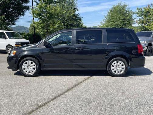 Brilliant Black Crystal Pearlcoat 2016 Dodge Grand Caravan AVP/SE
