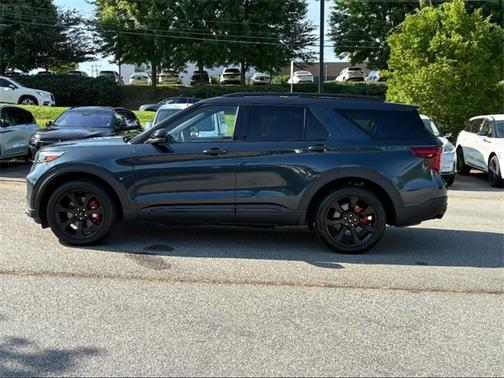 2022 Ford Explorer ST