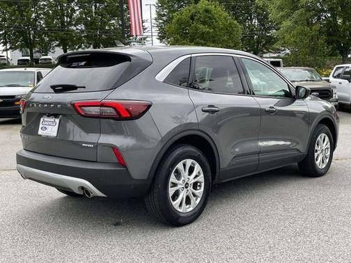 Carbonized Gray Metallic 2024 Ford Escape Active