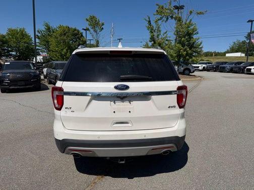 White Platinum Tri-Coat Metallic 2016 Ford Explorer XLT
