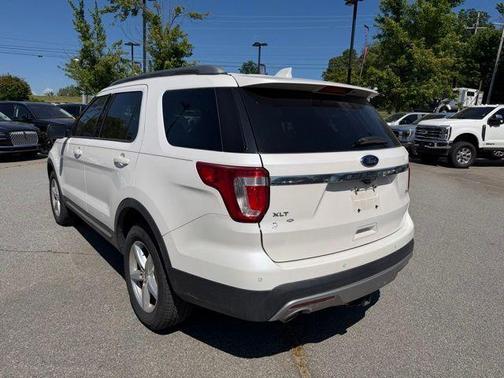White Platinum Tri-Coat Metallic 2016 Ford Explorer XLT