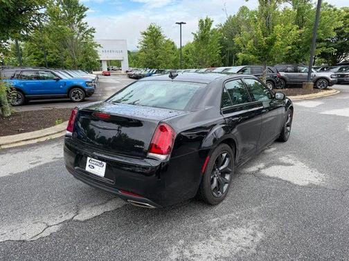 Gloss Black 2021 Chrysler 300 Touring