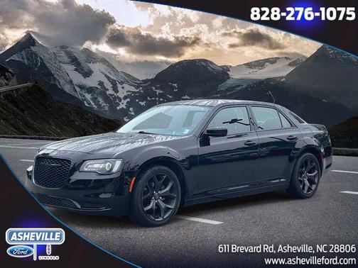 Gloss Black 2021 Chrysler 300 Touring