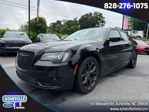 Gloss Black 2021 Chrysler 300 Touring