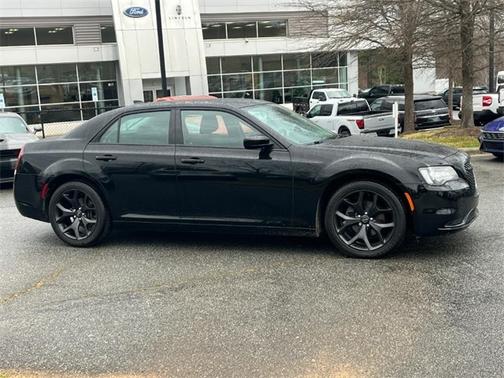 2021 Chrysler 300 TOURING