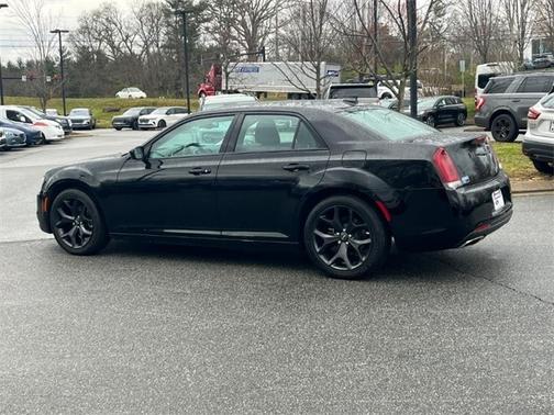 2021 Chrysler 300 TOURING