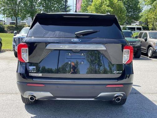 Agate Black Metallic 2023 Ford Explorer XLT