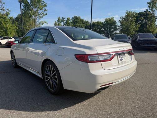 White Platinum Clearcoat 2017 Lincoln Continental Select