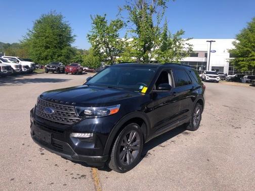 AGATE BLACK METALLIC 2023 Ford Explorer XLT