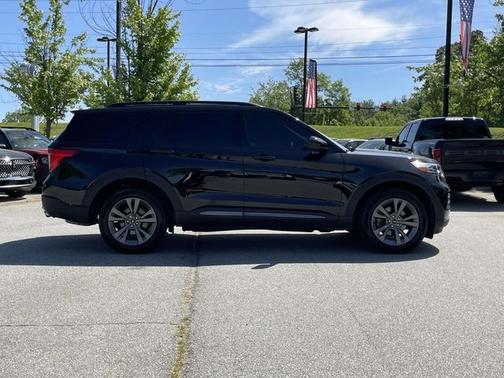 AGATE BLACK METALLIC 2023 Ford Explorer XLT