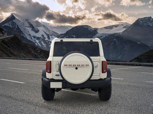 Wimbledon White 2026 Ford Bronco Outer Banks