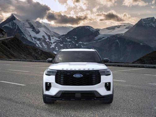 Star White 2026 Ford Explorer ST-Line